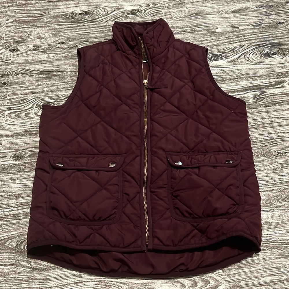 EUC Maroon/Burgundy Puffy Vest